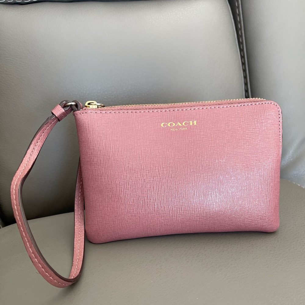 FLASH SALE Coach wristlet
